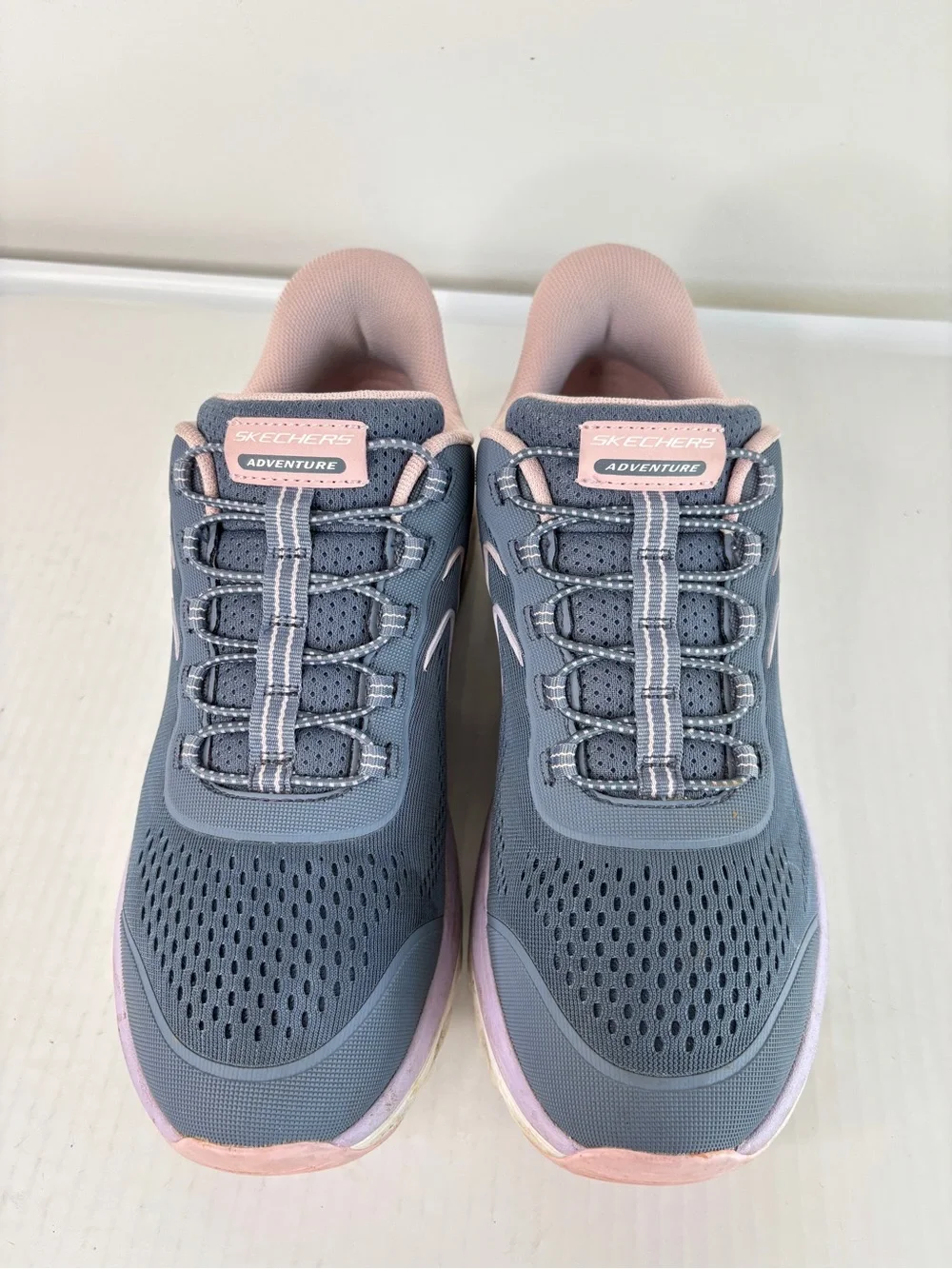Skechers Womens Shoe Size 9.5 Slip Ins Gray Pink Glide Step Memory Foam Sneakers